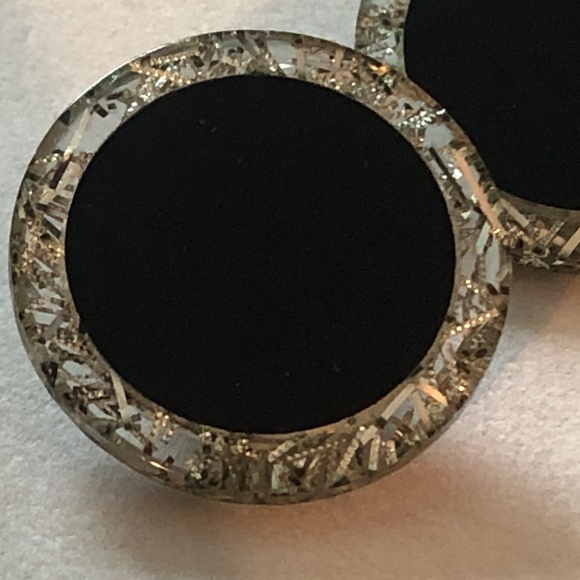 3/$32 VTG 60s Black/Clear Resin Silver Metal Foil Flakes Round Clip On Earrings - Picture 7 of 10